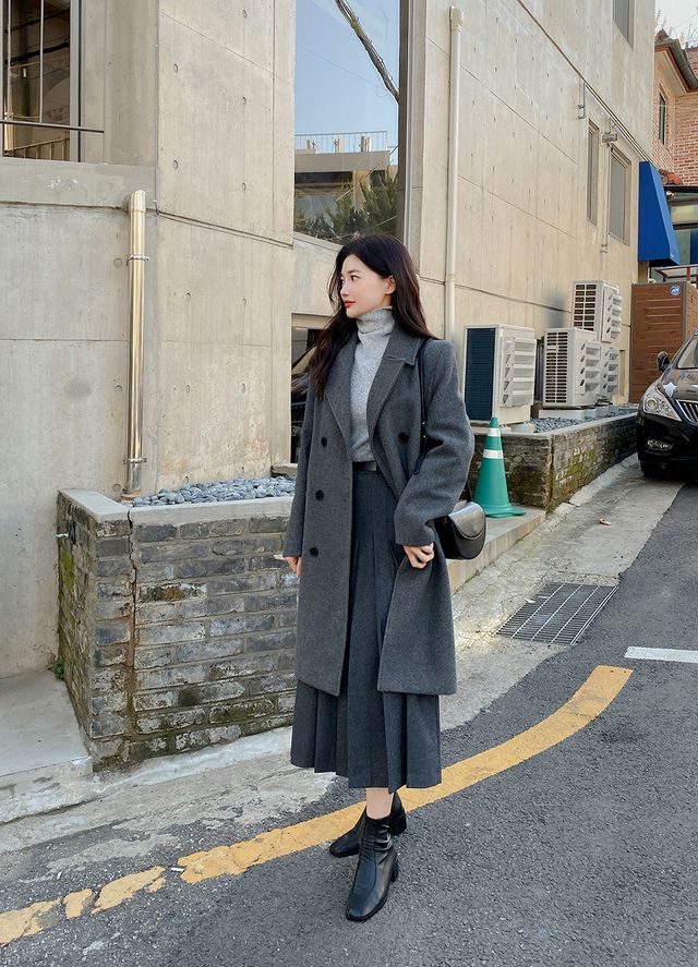 Phụ nữ trên 40 đừng bỏ qua 4 mẫu áo khoác này: Mặc lên thanh lịch, khí chất tăng bội phần - 11