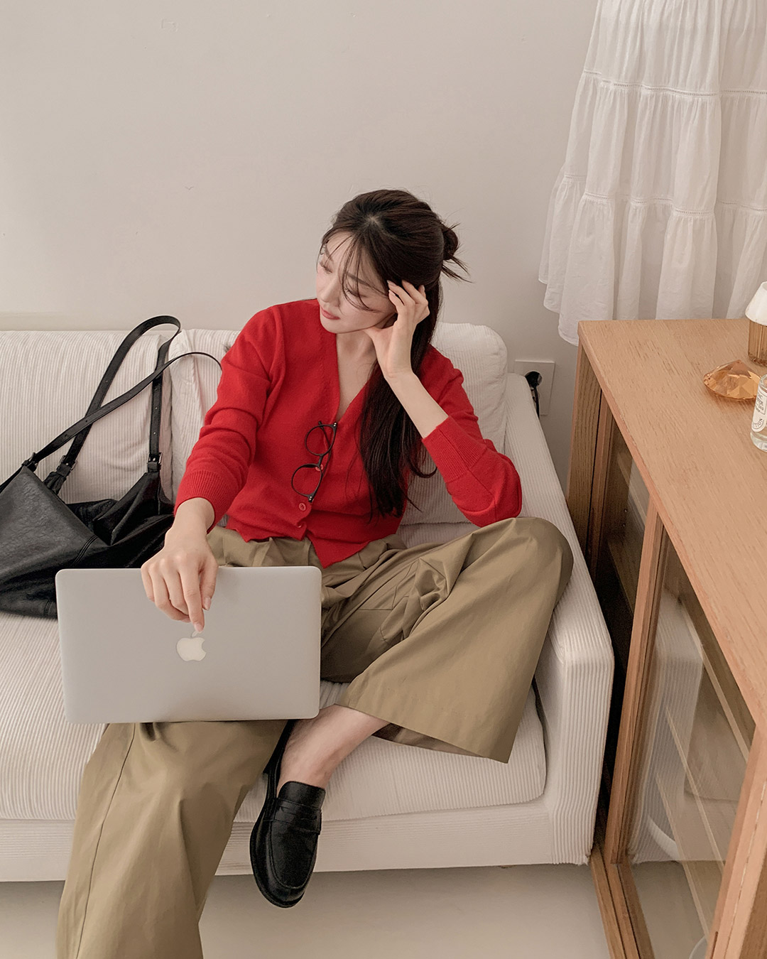 4 món đồ nên tránh mặc đi làm ngày mưa, vừa lộ khuyết điểm lại còn kém duyên với đồng nghiệp - 14
