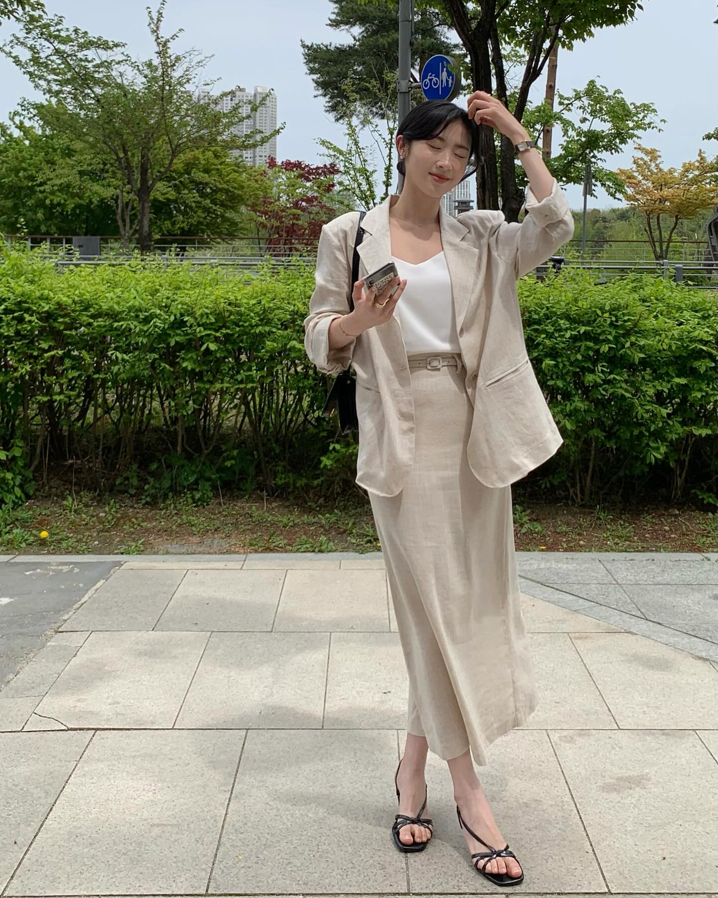 Blazer thường bị &#34;thất sủng&#34; vào mùa đông, ai ngờ mix với 4 món này lại &#34;cứu nguy&#34; cực đỉnh! - 12