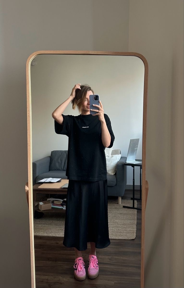 Phụ nữ Pháp mặc đơn giản vẫn cuốn hút nhờ chân váy lụa: 5 kiểu phối này là "chân ái" đẹp bất bại - 10