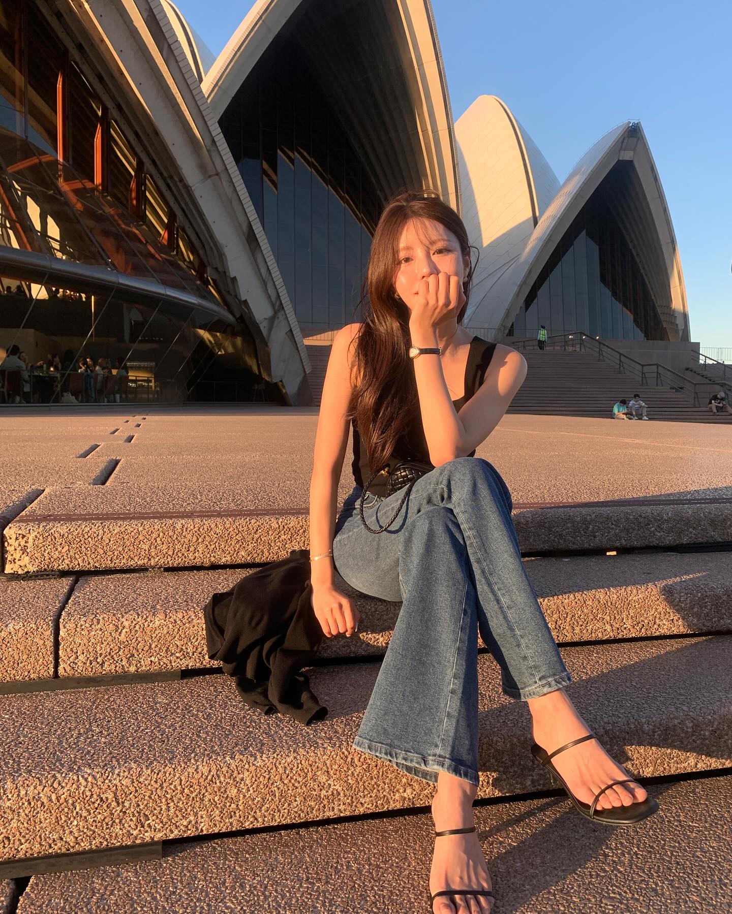 Tủ đồ dân công sở nhất định phải có 4 đôi giày này: Đi làm thì sang, đi chơi cũng xinh! - 15