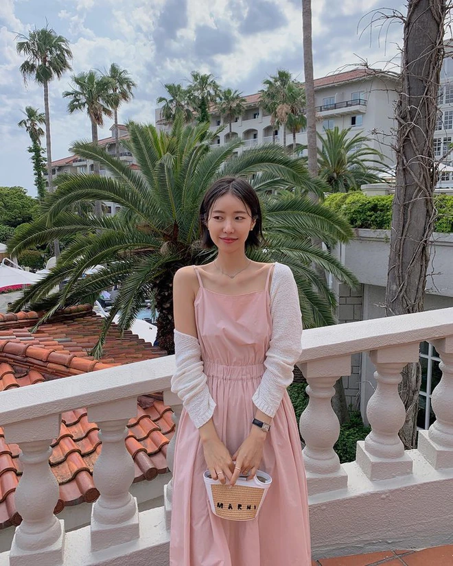 Mùa thu đến là phải mặc váy, 4 kiểu này giúp phụ nữ vừa trẻ hơn tuổi vừa tôn dáng &#34;thần sầu&#34;, ai nhìn cũng phải khen - 9