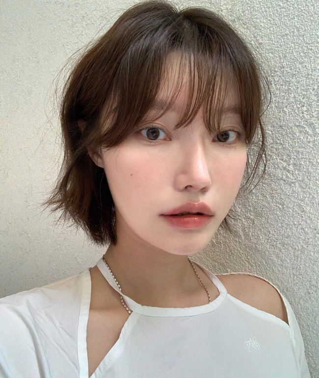 Chị em công sở muốn thành mỹ nhân chốn văn phòng, phải kết thân với 5 kiểu tóc: Vừa gọn mặt lại ít tốn công chăm - 15