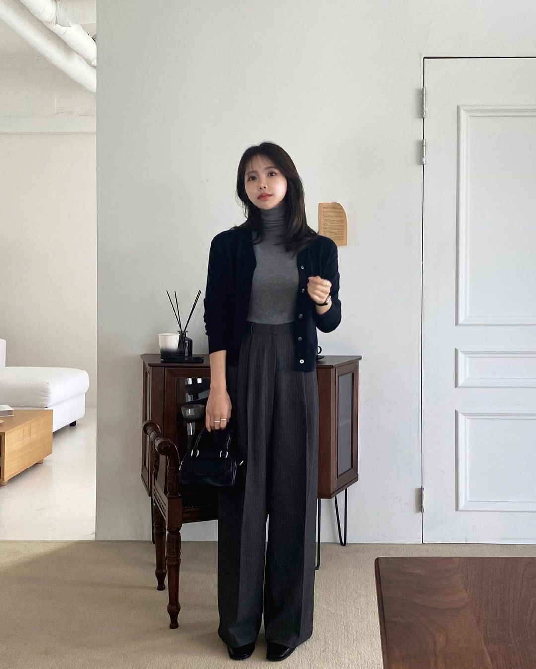 Dân công sở mùa lạnh đừng nghĩ nhiều: 5 món này "cân" tất cả, mặc lên auto sang - 17