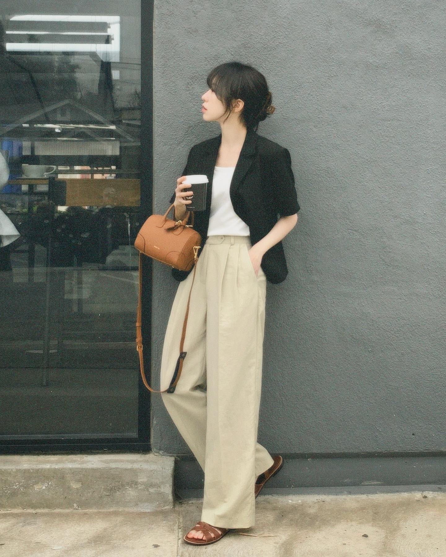 Dân công sở mùa lạnh đừng nghĩ nhiều: 5 món này "cân" tất cả, mặc lên auto sang - 18