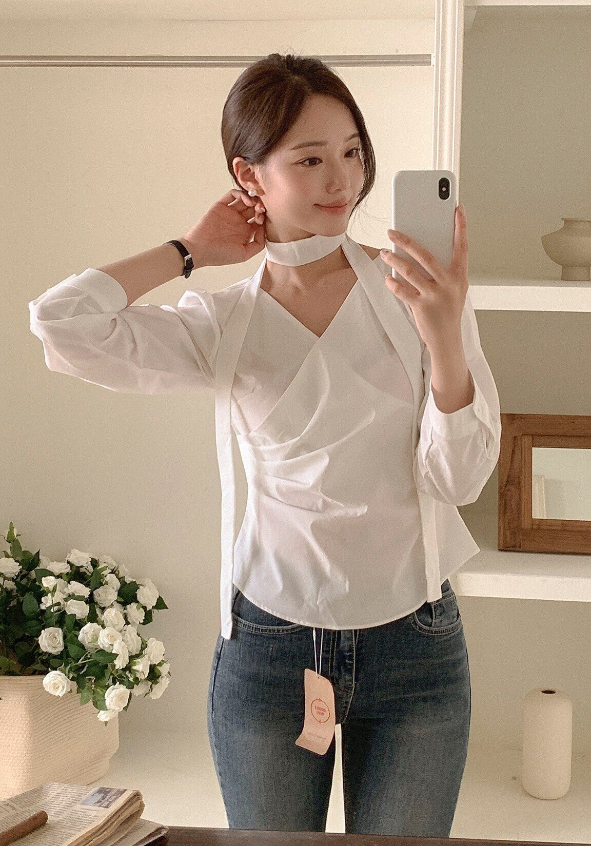 Cất hết sơ mi trắng đi, kiểu áo này mới thực sự là &#34;ngôi sao&#34; của dân công sở năm nay - 5
