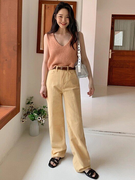 Áo màu nổi mà mix khéo thì sang cực: 4 kiểu quần xịn sò giúp bạn mặc đẹp mà không bị chê "sến" - 6