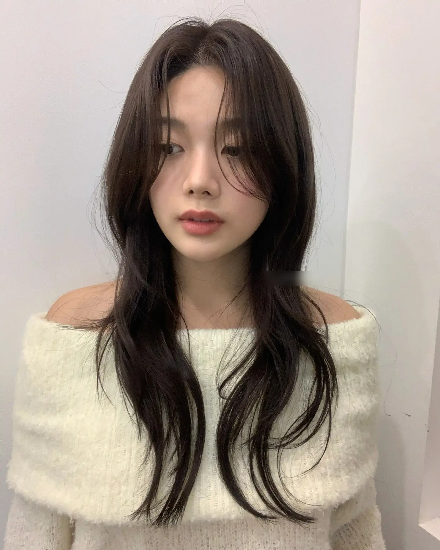 Để kiểu tóc mái này, mặt tròn cũng hóa V-line: Che khuyết điểm khéo mà vẫn đẹp tự nhiên - 2