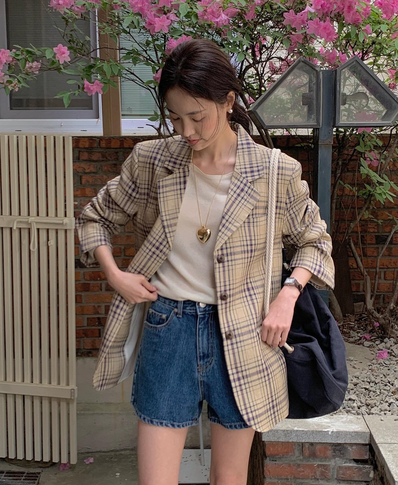 Áo blazer được chị em mê mẩn mặc đông, phối 5 kiểu áo này bên trong là chuẩn "tinh hoa hội tụ" - 2