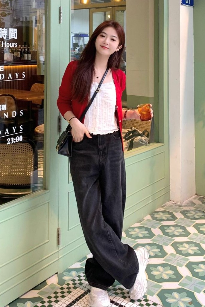 Phụ nữ U35 chuộng 5 kiểu áo này nhất khi trời lạnh, diện vào vừa tôn dáng lại giữ ấm cực tốt - 2