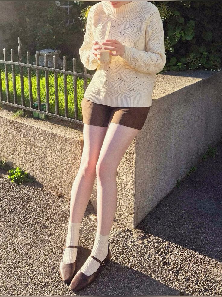 Màu nâu bất ngờ &#34;lên ngôi&#34; trong mùa đông 2025, hội yêu thời trang phải sắm ngay 5 item để mặc đâu cũng đẹp - 20