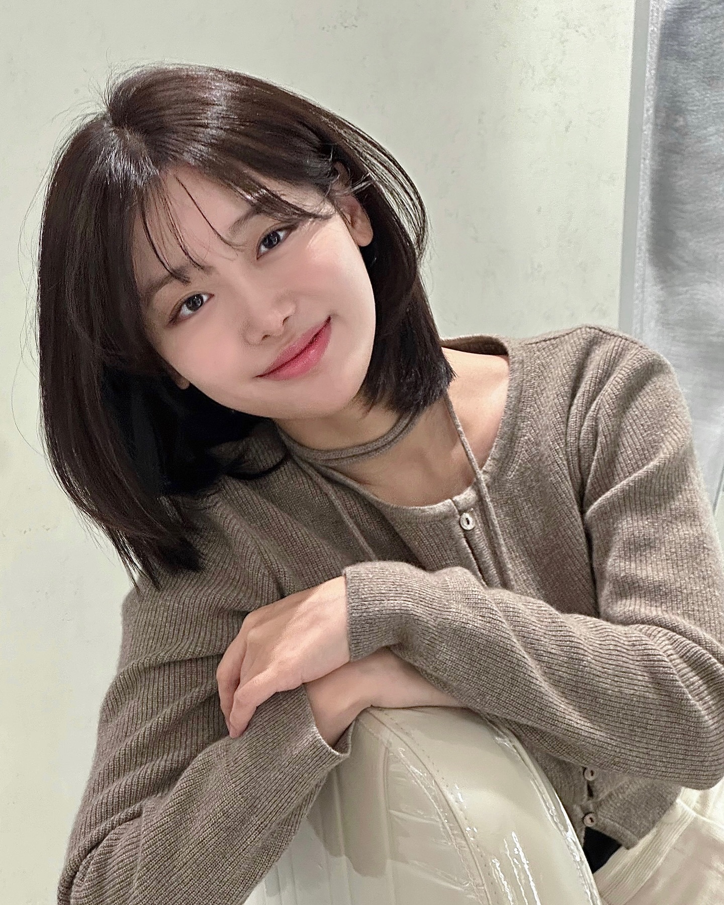 Để kiểu tóc mái này, mặt tròn cũng hóa V-line: Che khuyết điểm khéo mà vẫn đẹp tự nhiên - 20