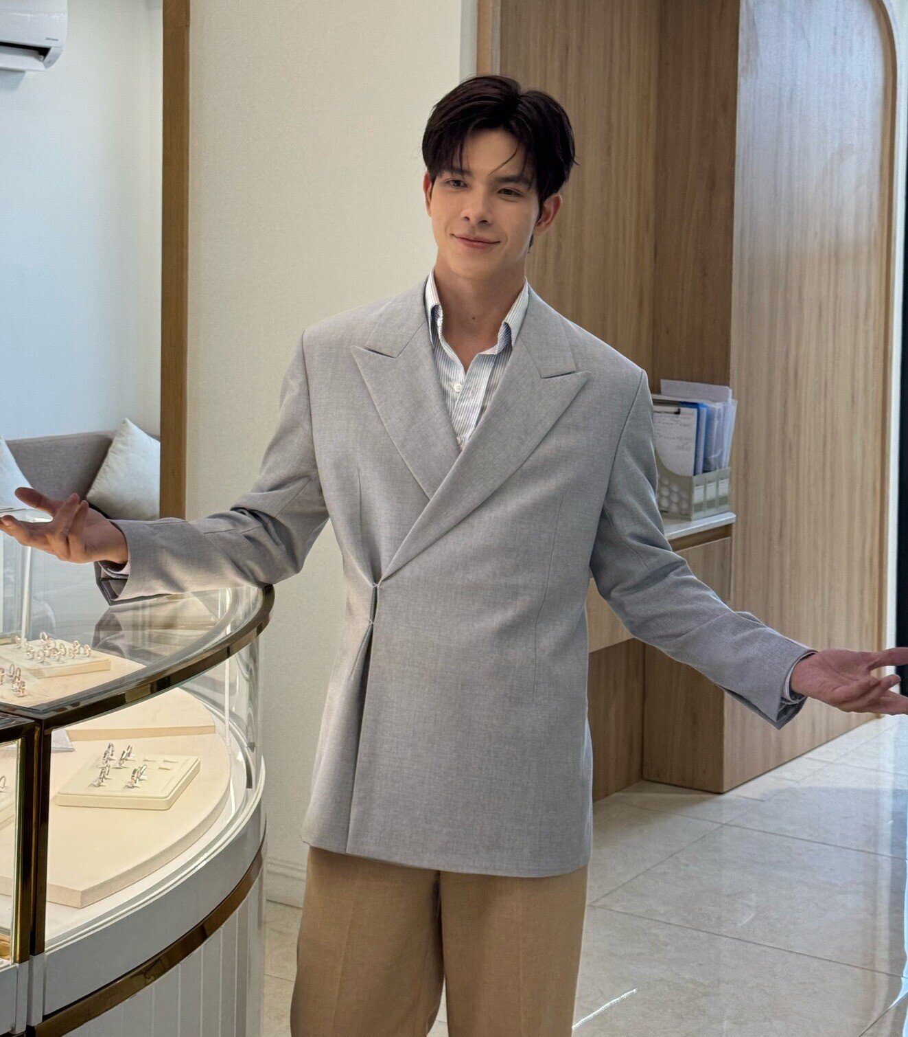 Tổng tài bị chê nhiều nhất phim Việt: Đời thường ăn diện như &#34;soái ca&#34; nhưng lên phim là thấy &#34;ối giời ơi&#34; - 10