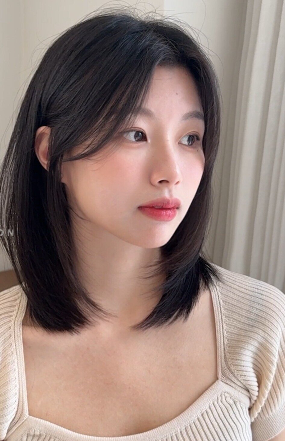 5 kiểu giúp nàng tóc mỏng trông dày bồng bềnh, mặt nhỏ hơn thấy rõ - 12