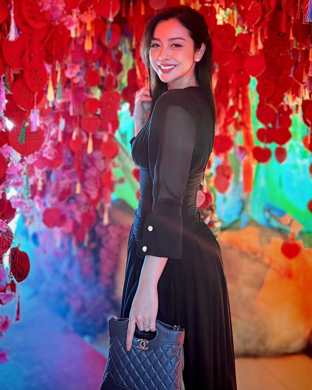 "Đệ nhất mỹ nhân Sài thành" lấy đại gia hơn 10 tuổi có cả "kho đồ hiệu", mê chiếc túi giống Hoa hậu Jennifer Phạm - 12