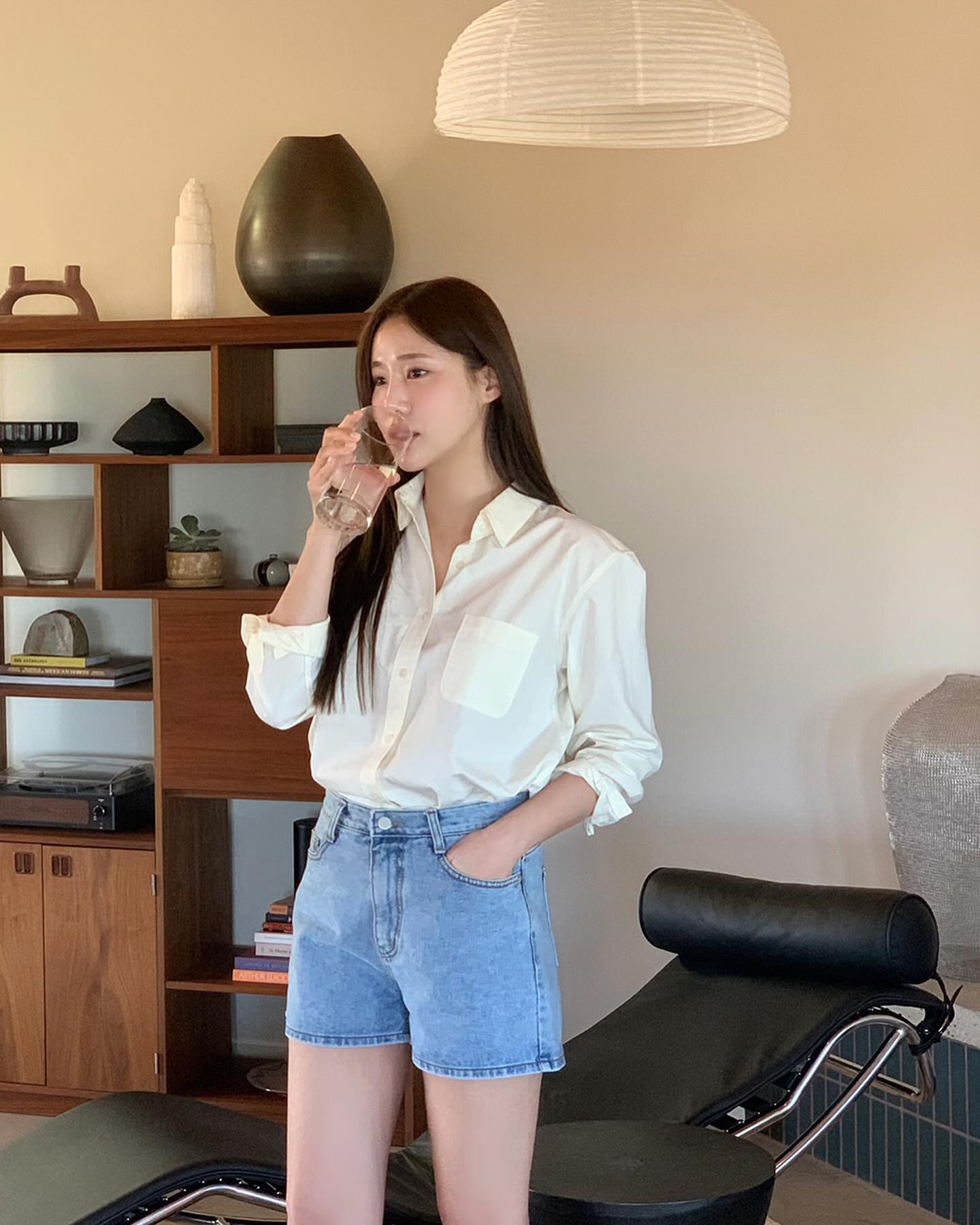 Chị em công sở muốn mặc đẹp mỗi ngày, nhất định phải có đủ 5 kiểu sơ mi &#34;thần thánh&#34; này trong tủ đồ - 3