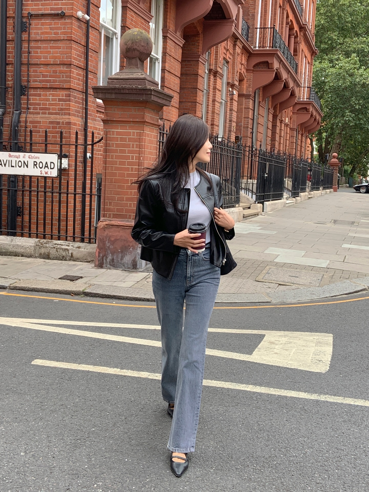 Chị em sau 30 tuổi vẫn diện 3 kiểu quần jeans này mà không biết đang bị dìm dáng mỗi ngày - 3