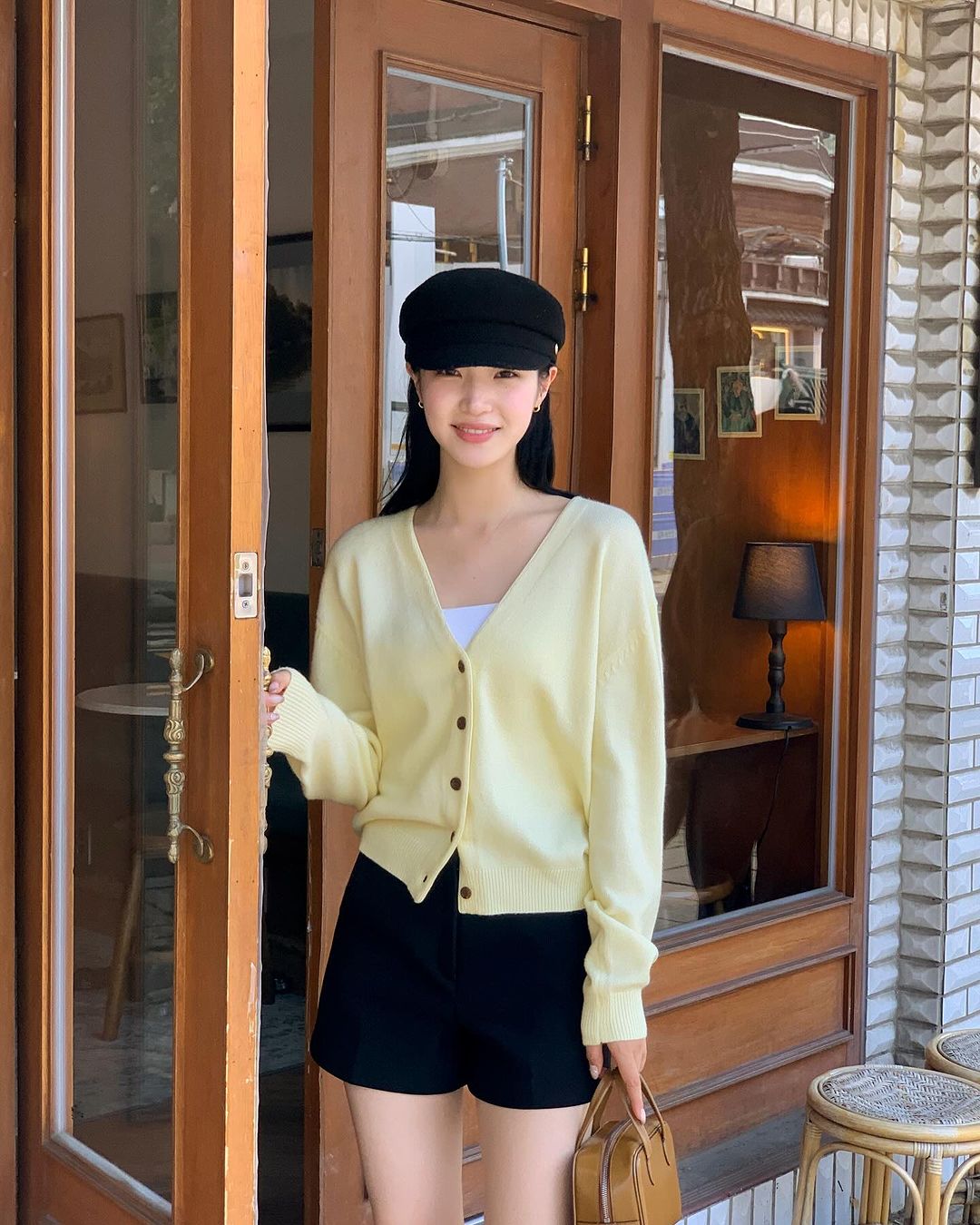 Phụ nữ U35 chuộng 5 kiểu áo này nhất khi trời lạnh, diện vào vừa tôn dáng lại giữ ấm cực tốt - 3