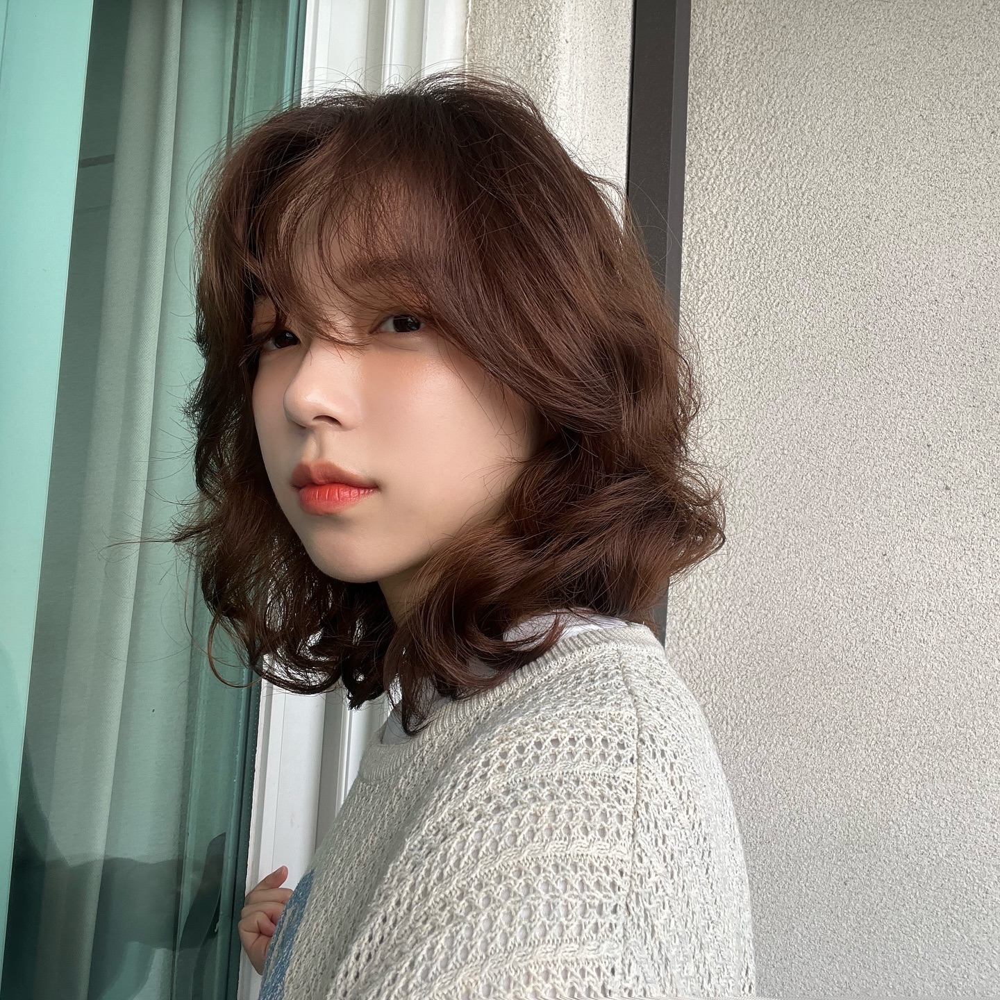 Chị em bỏ tóc thẳng đi, 5 kiểu tóc xoăn mùa đông vừa sang vừa &#34;ăn gian&#34; tuổi cực khéo - 3