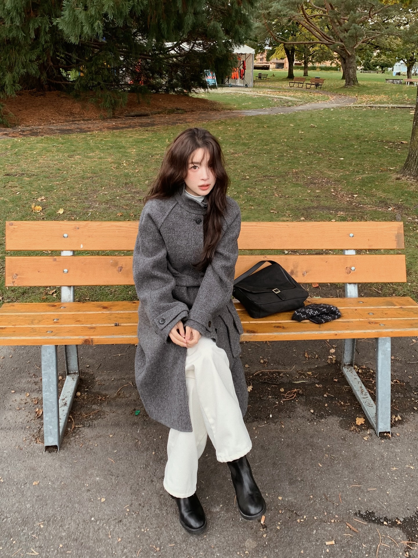 Phụ nữ U40 mùa đông nhất định phải có 4 kiểu giày này để mặc gì cũng sang, vừa tôn dáng lại nâng tầm phong cách - 3