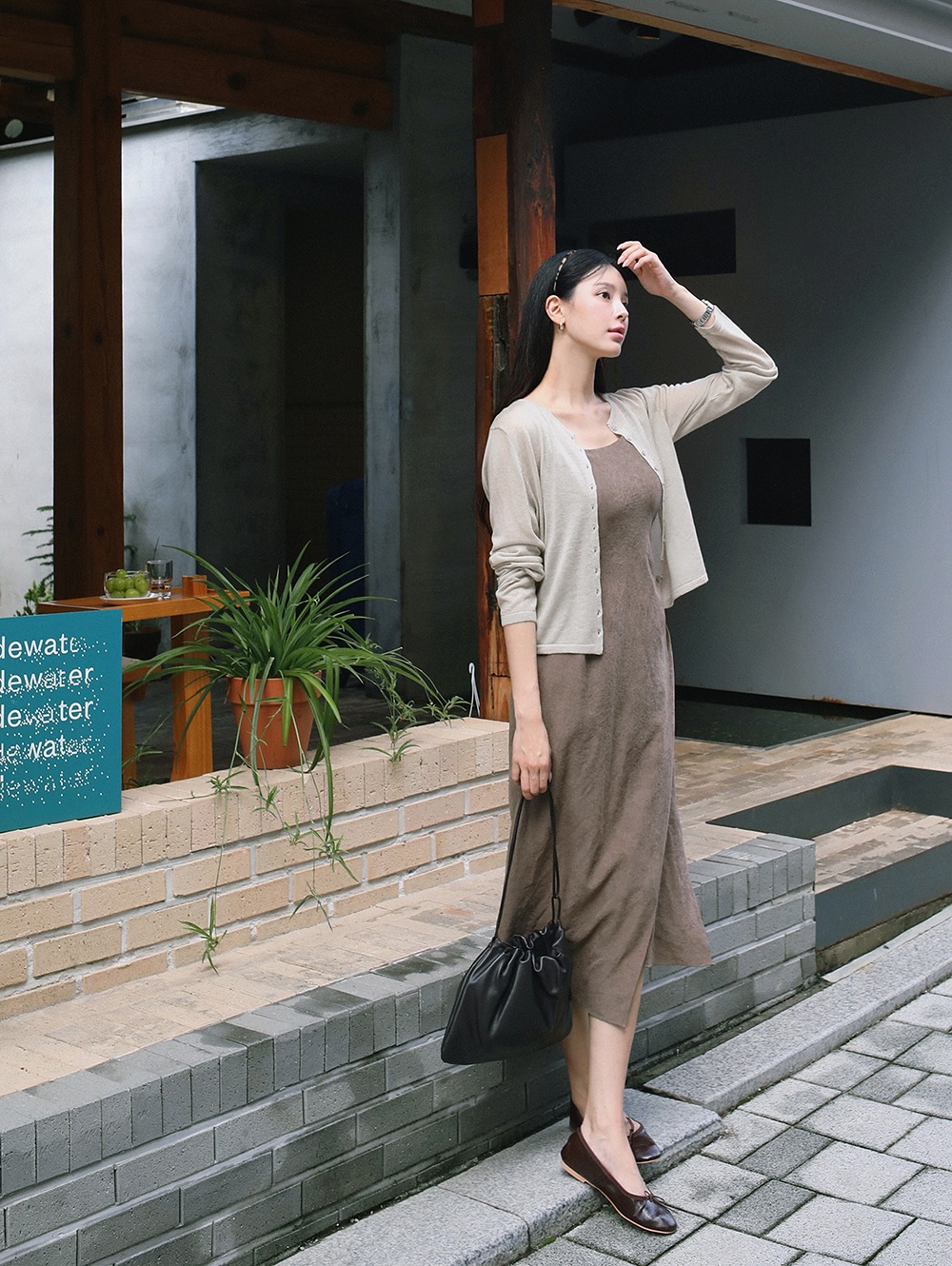 Tủ đồ ít không sao, chị em có 5 kiểu giày này là "gánh" mọi outfit, đi làm hay đi chơi kiểu gì cũng hợp - 3