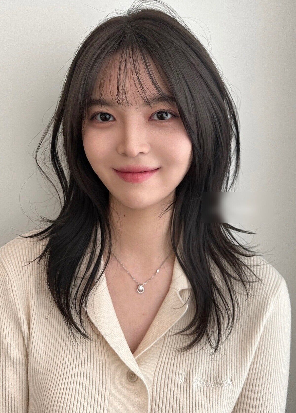 Chị em công sở muốn thành mỹ nhân chốn văn phòng, phải kết thân với 5 kiểu tóc: Vừa gọn mặt lại ít tốn công chăm - 12