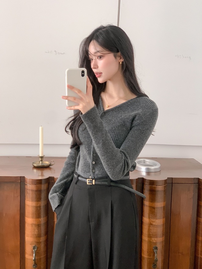 Dân công sở mùa lạnh đừng nghĩ nhiều: 5 món này "cân" tất cả, mặc lên auto sang - 3