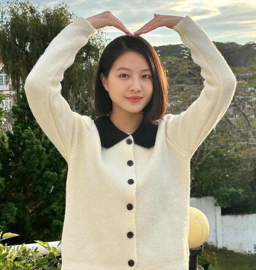 Mỹ nhân kế nhiệm Tăng Thanh Hà, được khen hơn cả Lan Ngọc: Camera thường đẹp bất bại, style đời thường chuẩn "ngọc nữ" - 4