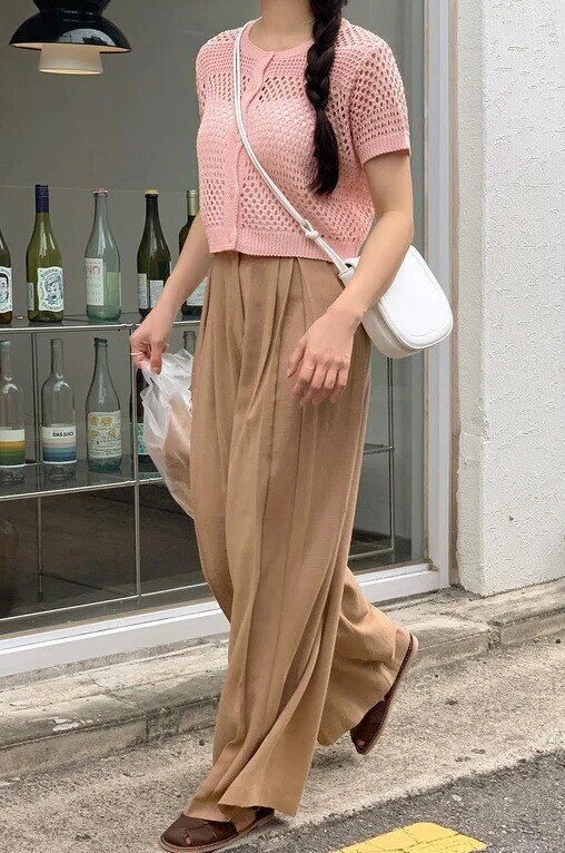 Áo màu nổi mà mix khéo thì sang cực: 4 kiểu quần xịn sò giúp bạn mặc đẹp mà không bị chê "sến" - 7