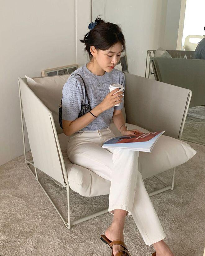 Áo len cộc tay không hề chán như bạn nghĩ: Chỉ cần phối đúng 5 kiểu này là sang xịn mịn suốt mùa Thu - Đông 2025 - 4