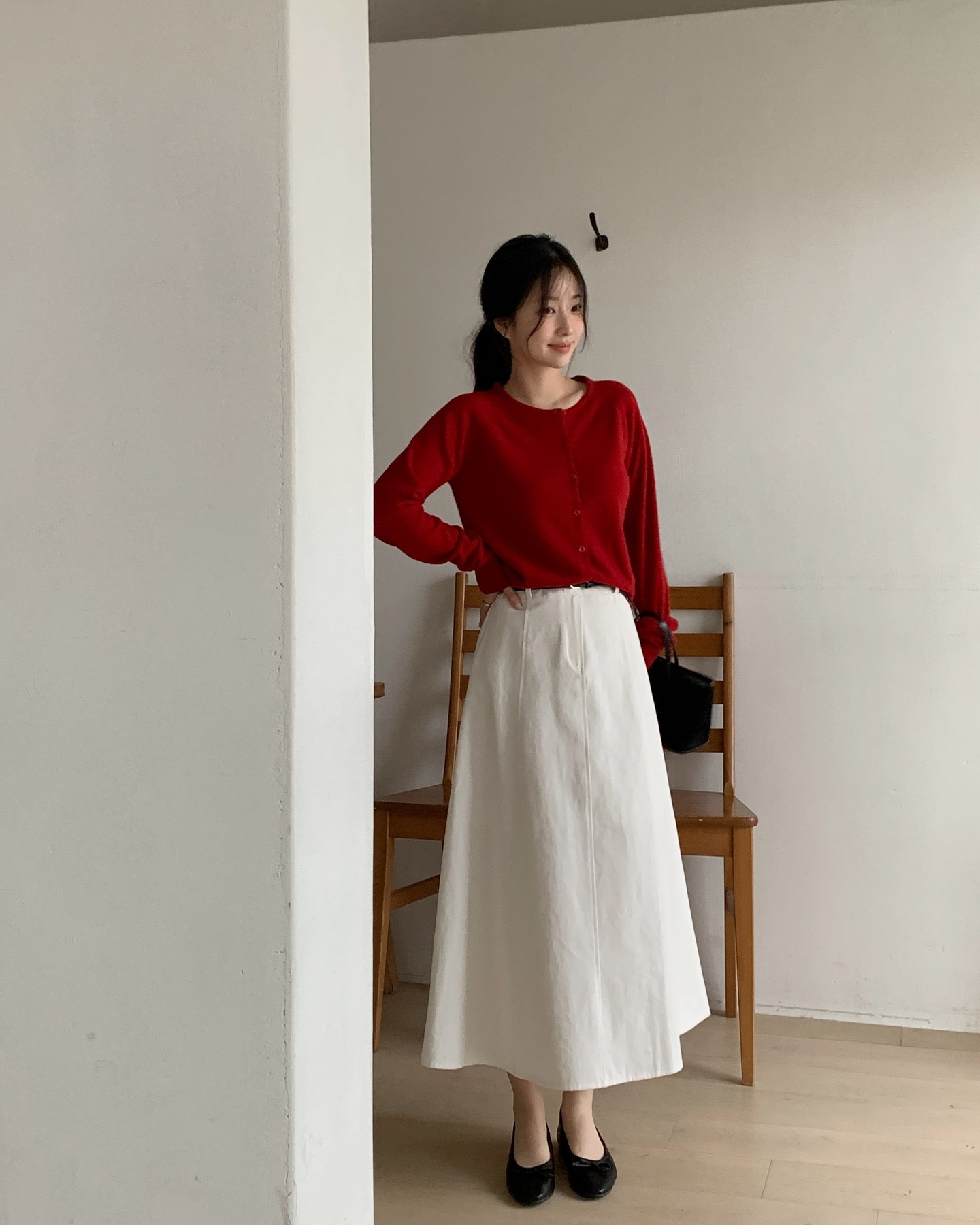 Cardigan được yêu thích khi trời trở lạnh, nhớ ngay 3 cách phối này để mặc đẹp suốt mùa - 4