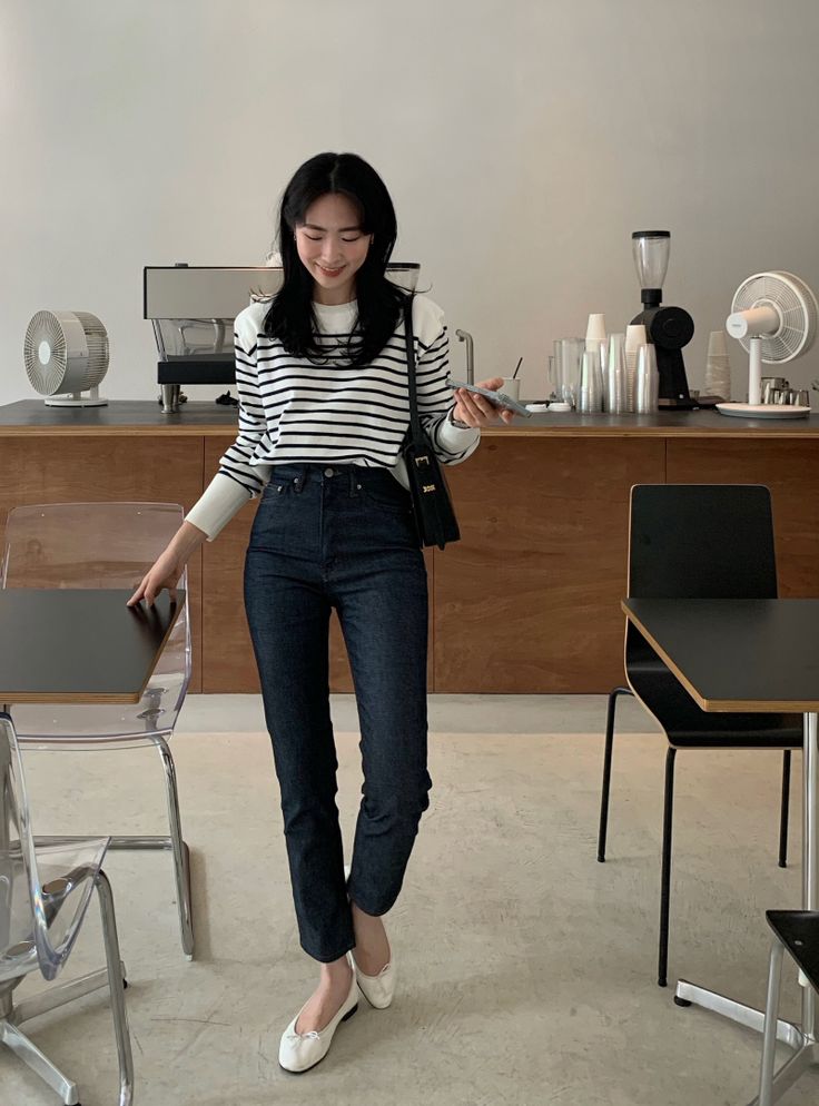 Chị em sau 35 tuổi nhất định phải có 5 đôi giày này trong tủ đồ, diện mùa nào cũng hợp mà nhìn trẻ hơn tuổi - 4