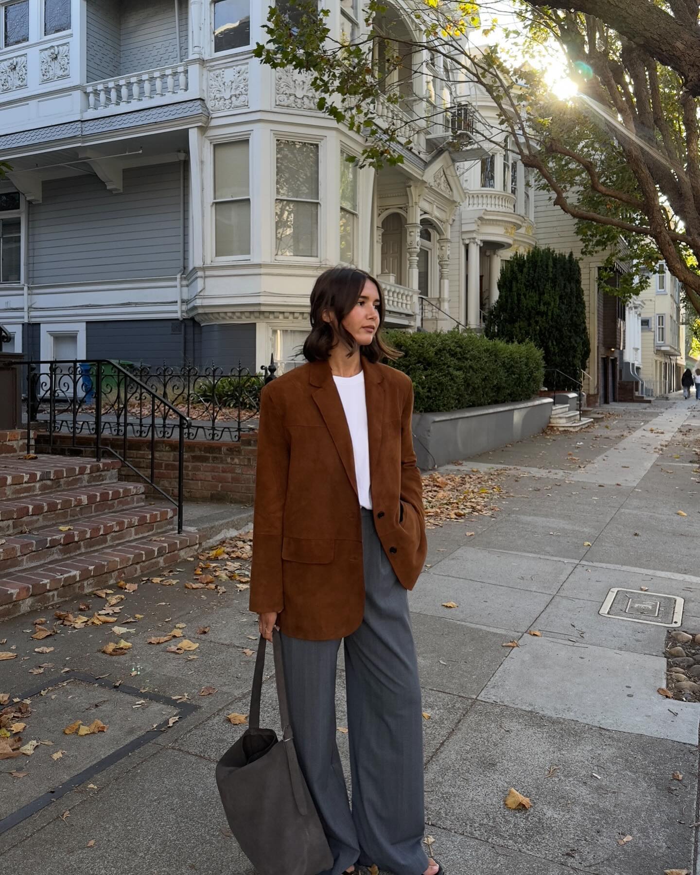 Blazer thường bị &#34;thất sủng&#34; vào mùa đông, ai ngờ mix với 4 món này lại &#34;cứu nguy&#34; cực đỉnh! - 4