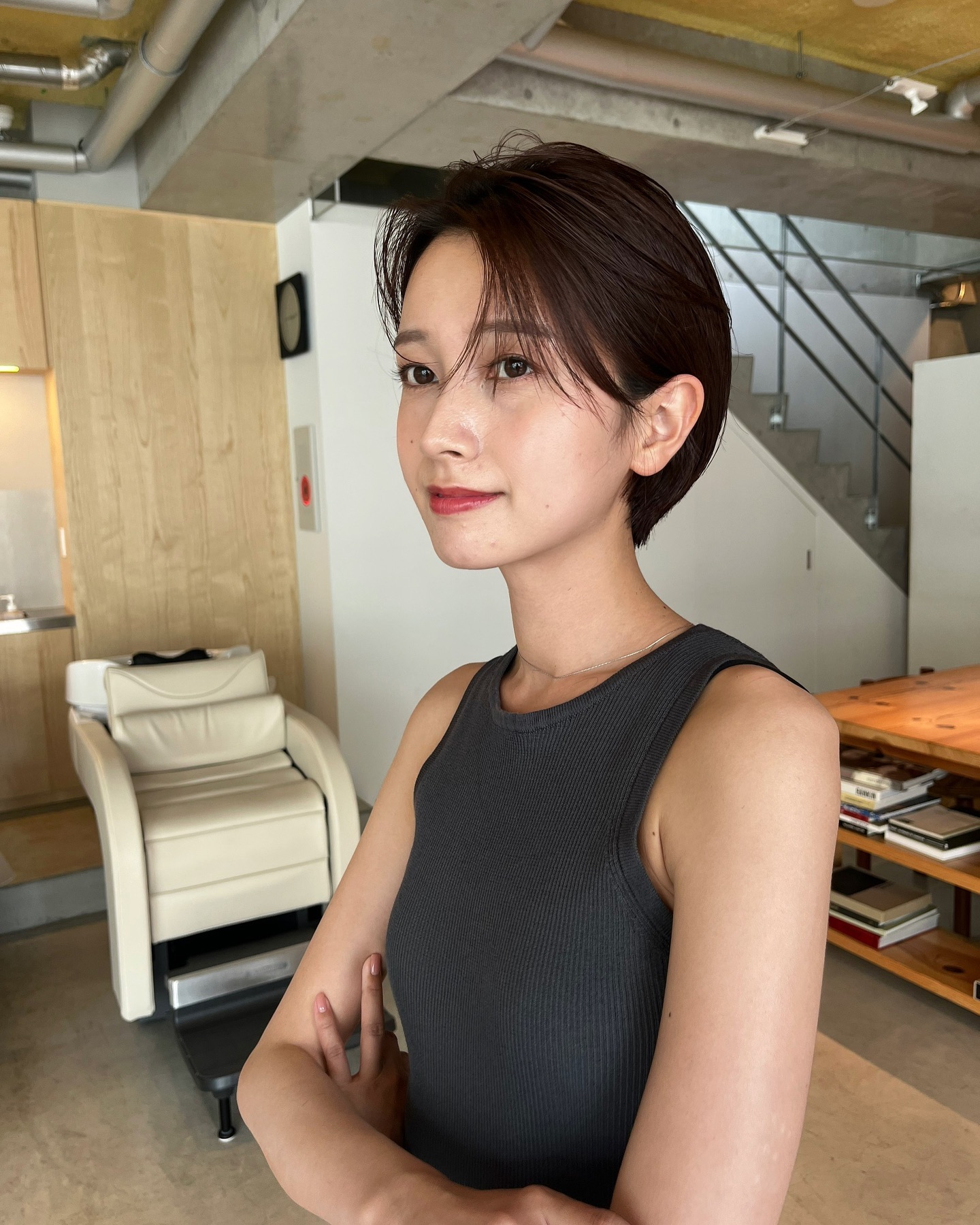 Phụ nữ trên 40 mê tóc ngắn phải thử 1 trong 5 kiểu này: Trẻ ra vài tuổi, khí chất tăng bội phần - 20