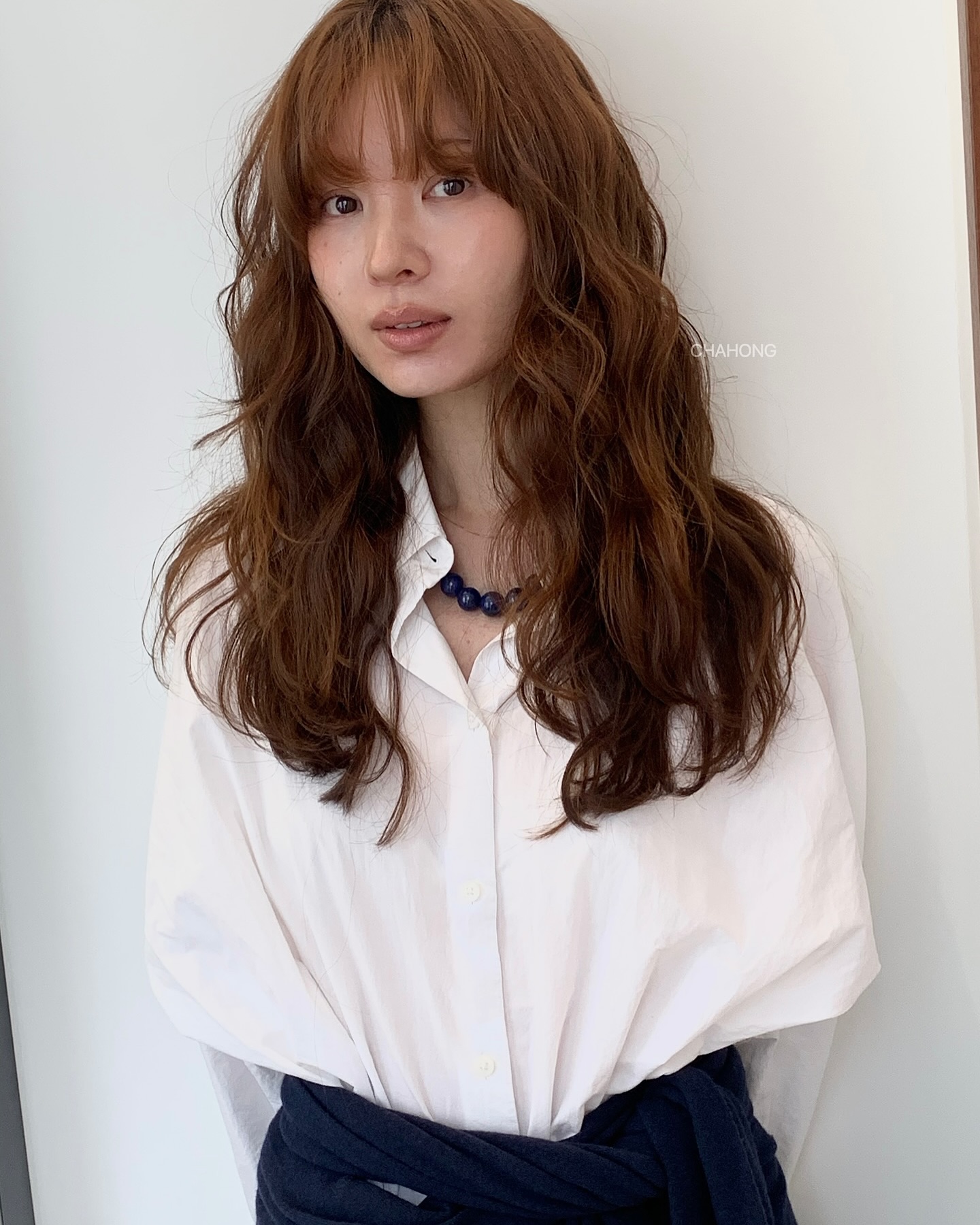 Chị em bỏ tóc thẳng đi, 5 kiểu tóc xoăn mùa đông vừa sang vừa &#34;ăn gian&#34; tuổi cực khéo - 4