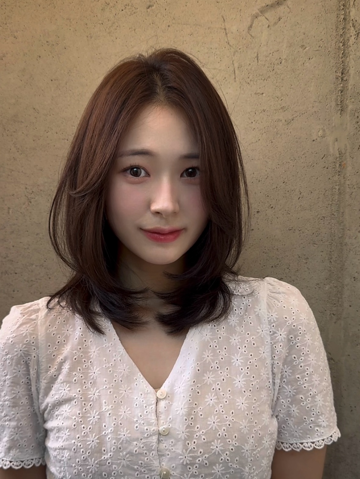 Nàng công sở muốn "trẻ sang" nên thử 4 kiểu layer này: Tôn mặt nhỏ gọn, che khuyết điểm cực khéo! - 4