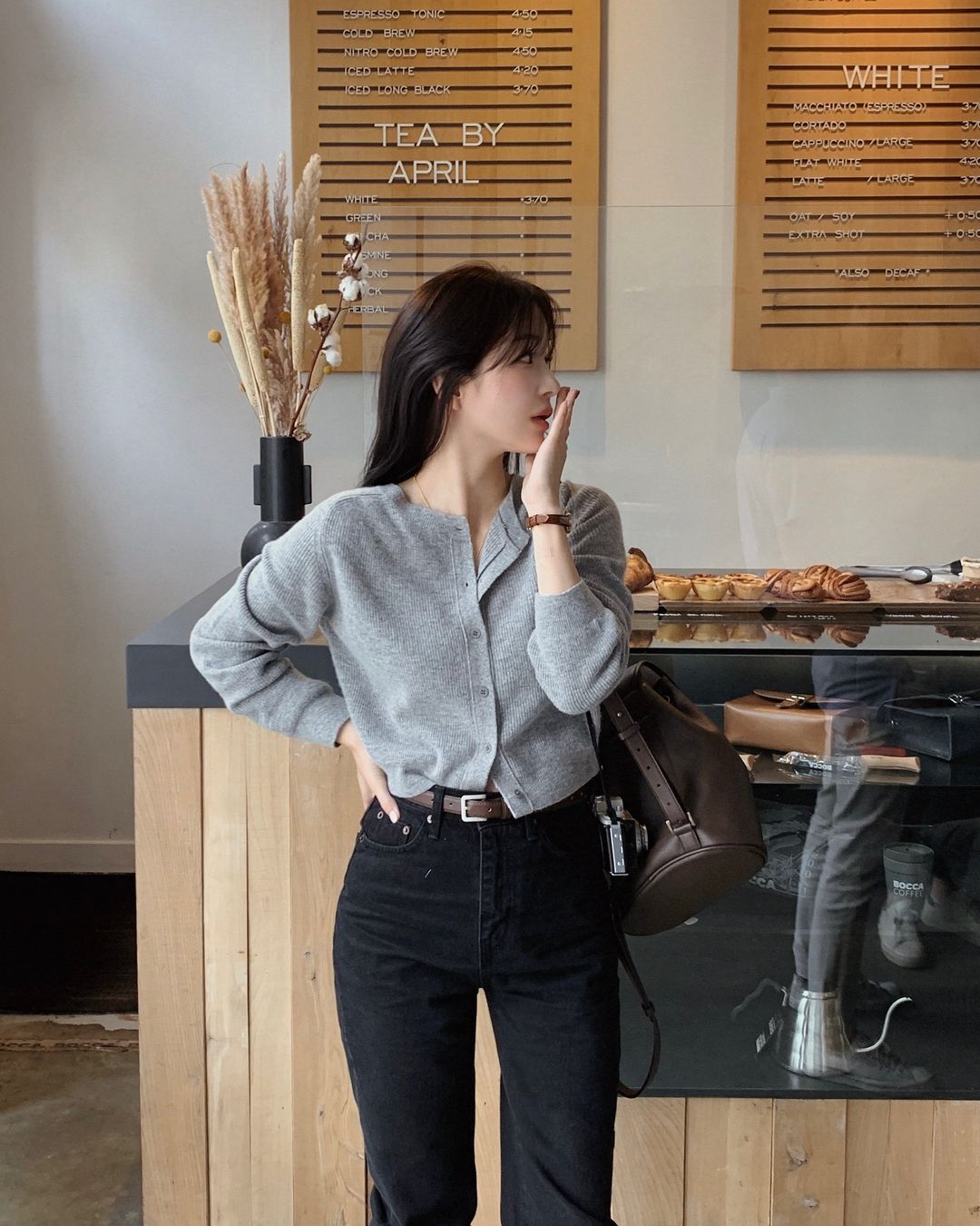 Chẳng cần nghĩ nhiều, mùa đông tôi vẫn sang khỏi bàn nhờ 5 kiểu áo này: Diện lên xinh hơn hẳn, nhìn phát đã thấy có gu - 5