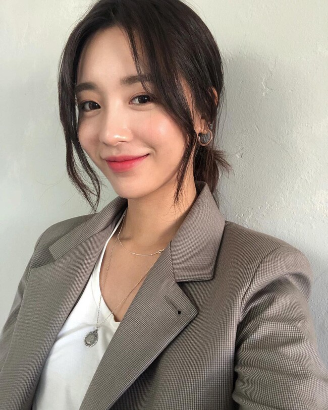 Để kiểu tóc mái này, mặt tròn cũng hóa V-line: Che khuyết điểm khéo mà vẫn đẹp tự nhiên - 5