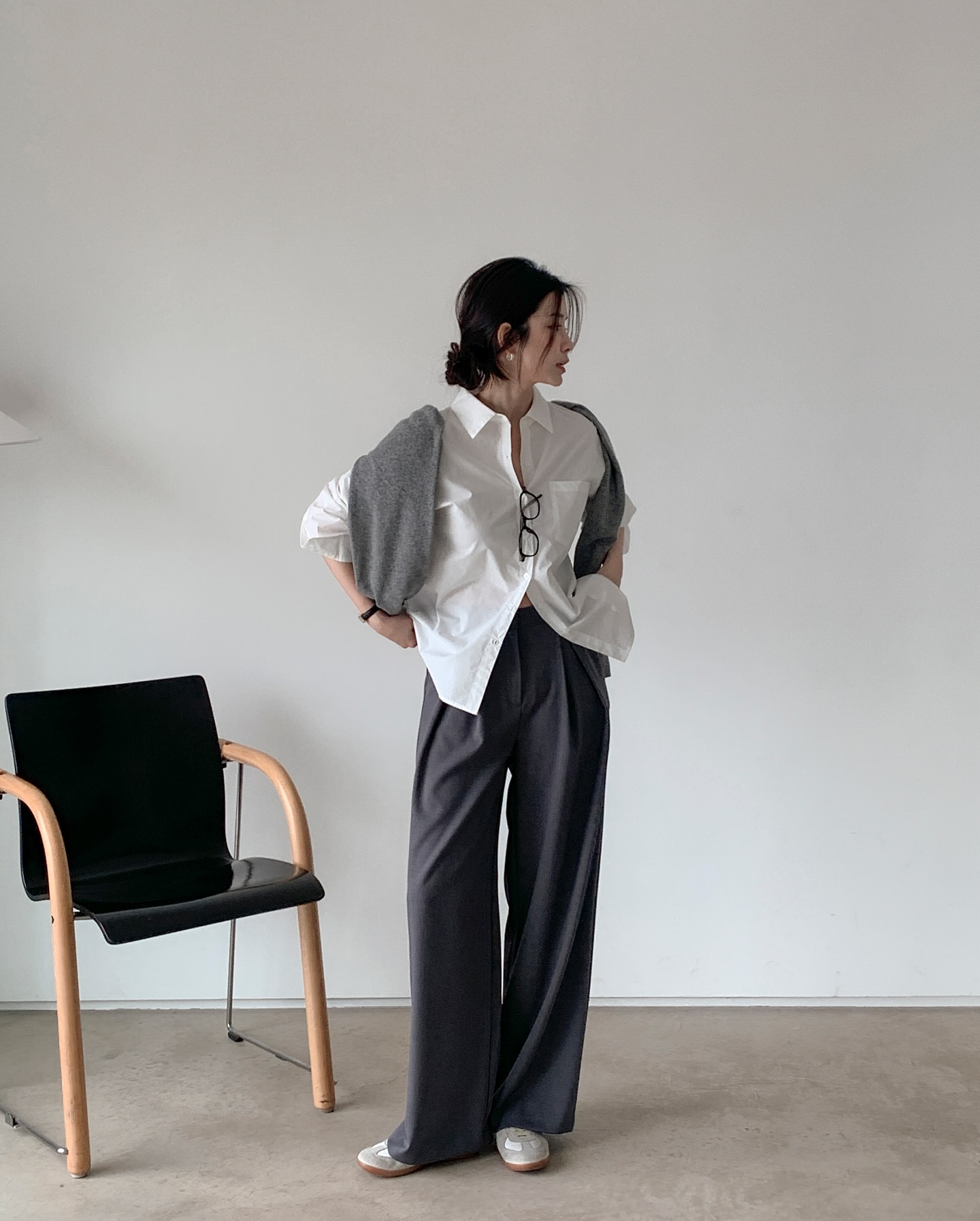 Thời tiết lạnh ai cũng mê diện đồ màu trắng, có đủ 5 món này là đảm bảo xinh nguyên mùa - 5