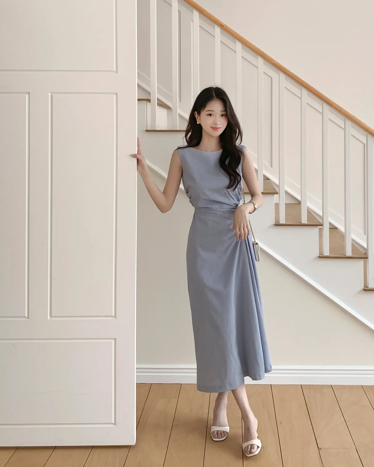 Muốn mặc đẹp mà không cần dáng chuẩn, cứ chọn 4 item ôm khéo này là chuẩn bài - 13