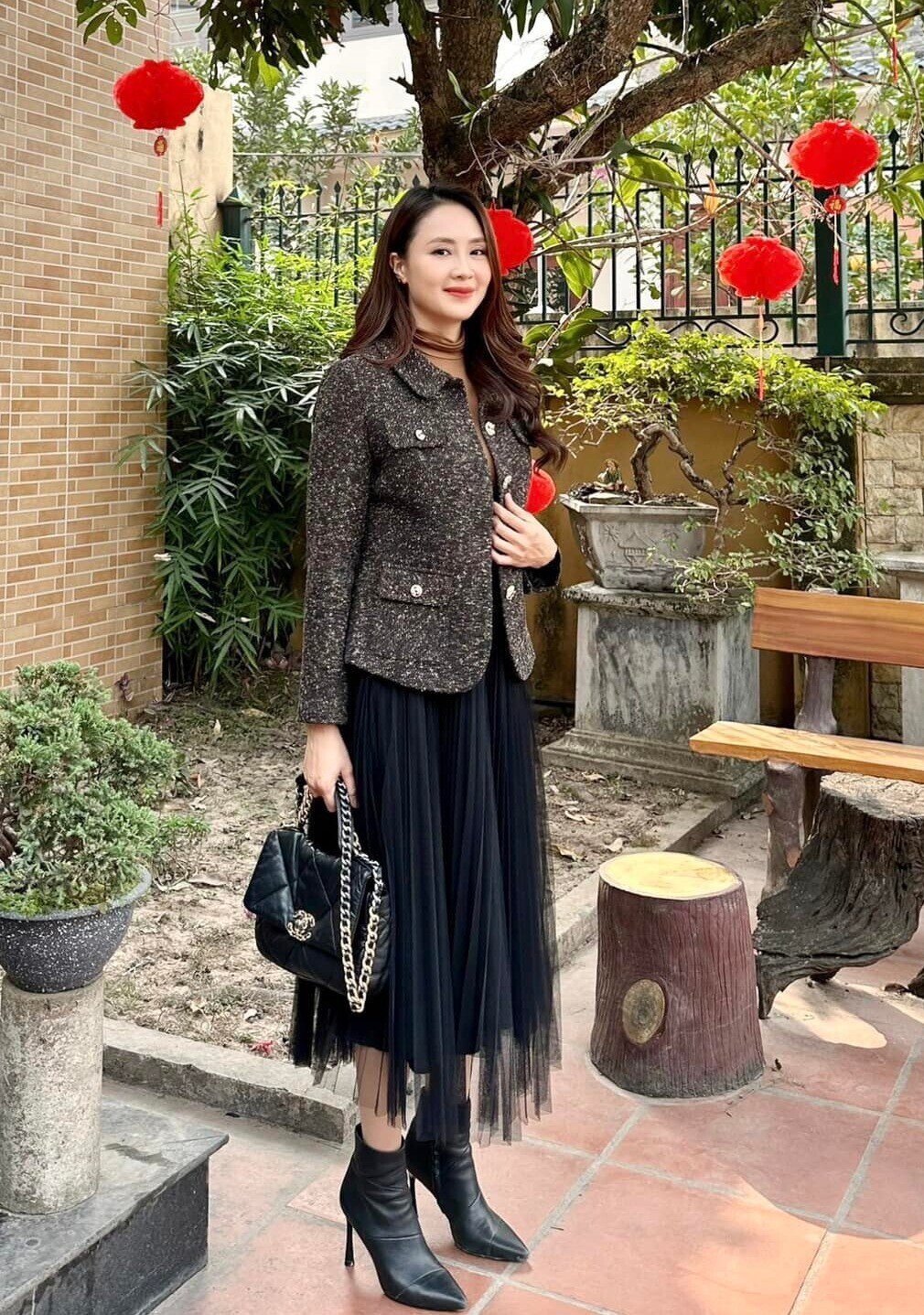 Nữ diễn viên U45 vẫn là mỹ nhân đẹp nhất nhì VTV, style đời thường như gái 20 nhờ chuộng 4 kiểu áo  - 12