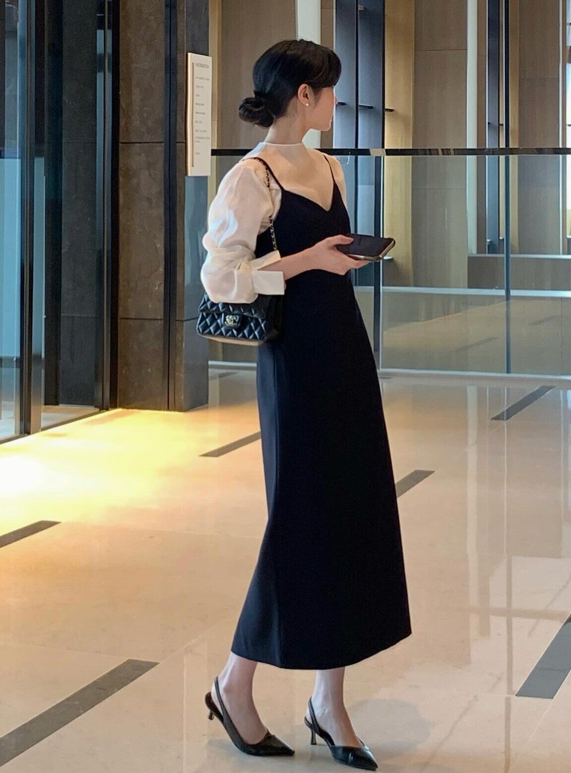 Chị em mê phong cách tối giản nhưng vẫn thích &#34;chanh sả&#34;, nhất định phải có 3 kiểu giày này trong tủ đồ - 5