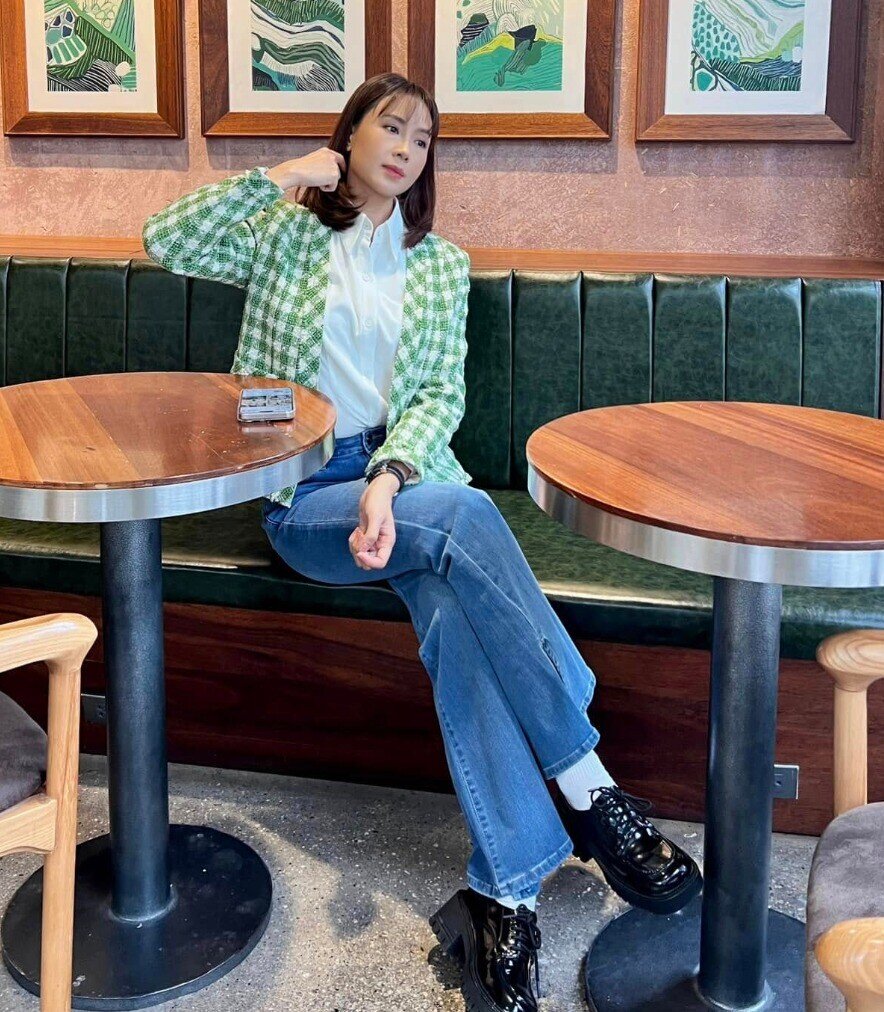 Nữ diễn viên U45 vẫn là mỹ nhân đẹp nhất nhì VTV, style đời thường như gái 20 nhờ chuộng 4 kiểu áo  - 13