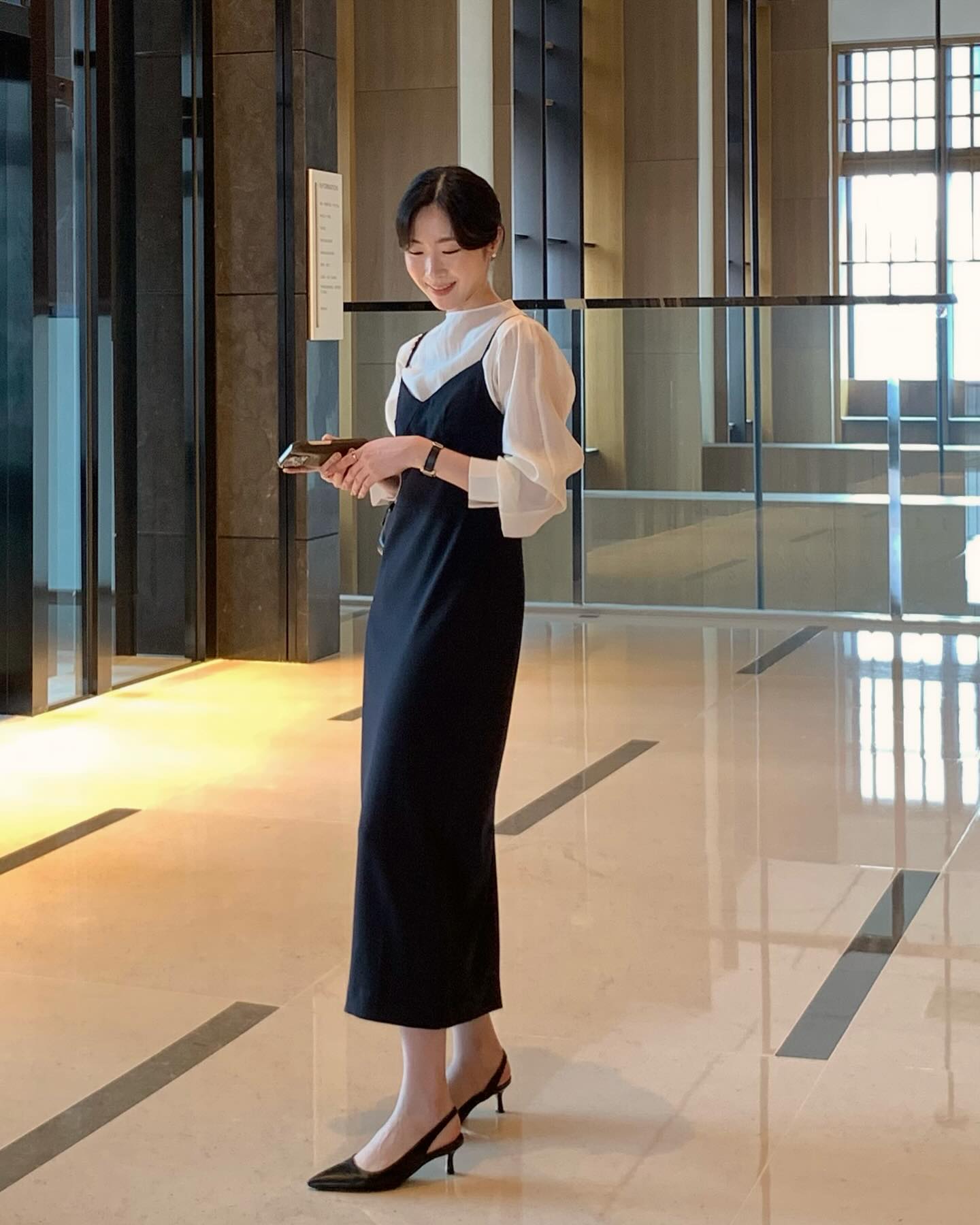 Tủ đồ dân công sở nhất định phải có 4 đôi giày này: Đi làm thì sang, đi chơi cũng xinh! - 6