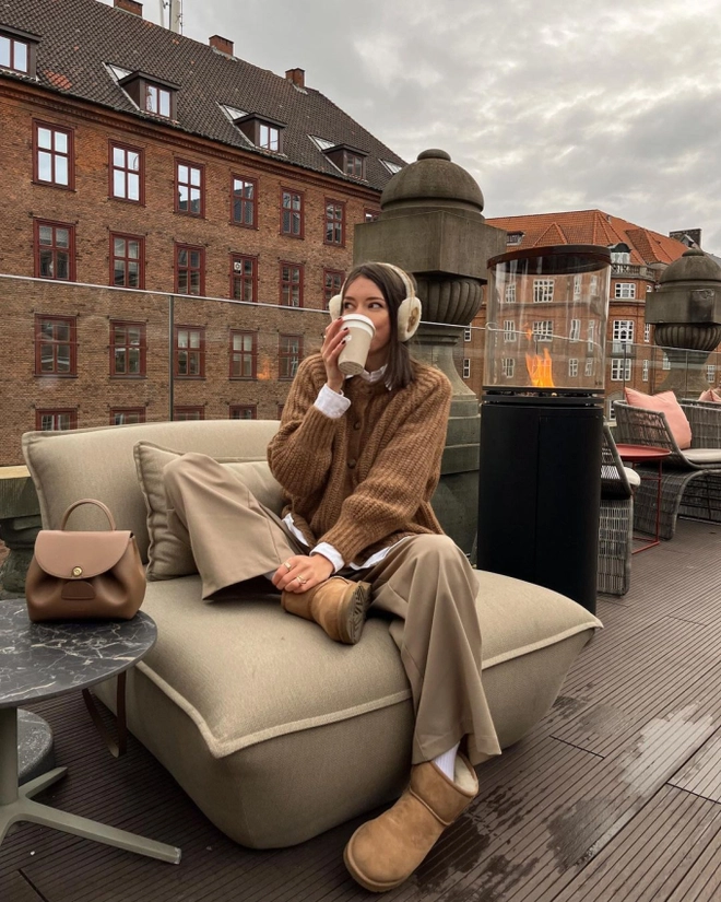 Màu nâu bất ngờ &#34;lên ngôi&#34; trong mùa đông 2025, hội yêu thời trang phải sắm ngay 5 item để mặc đâu cũng đẹp - 6