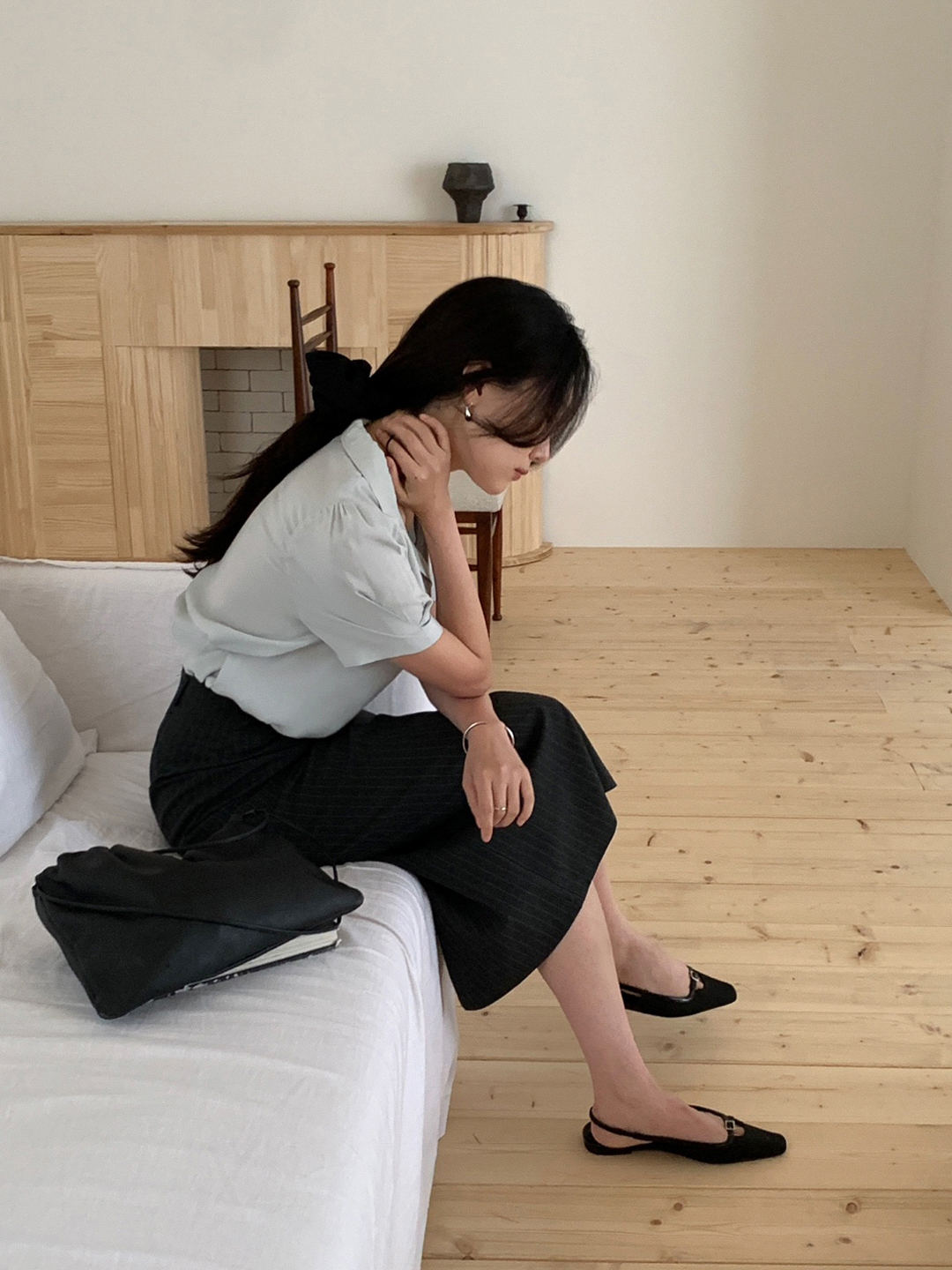 Chị em sau 35 tuổi nhất định phải có 5 đôi giày này trong tủ đồ, diện mùa nào cũng hợp mà nhìn trẻ hơn tuổi - 6