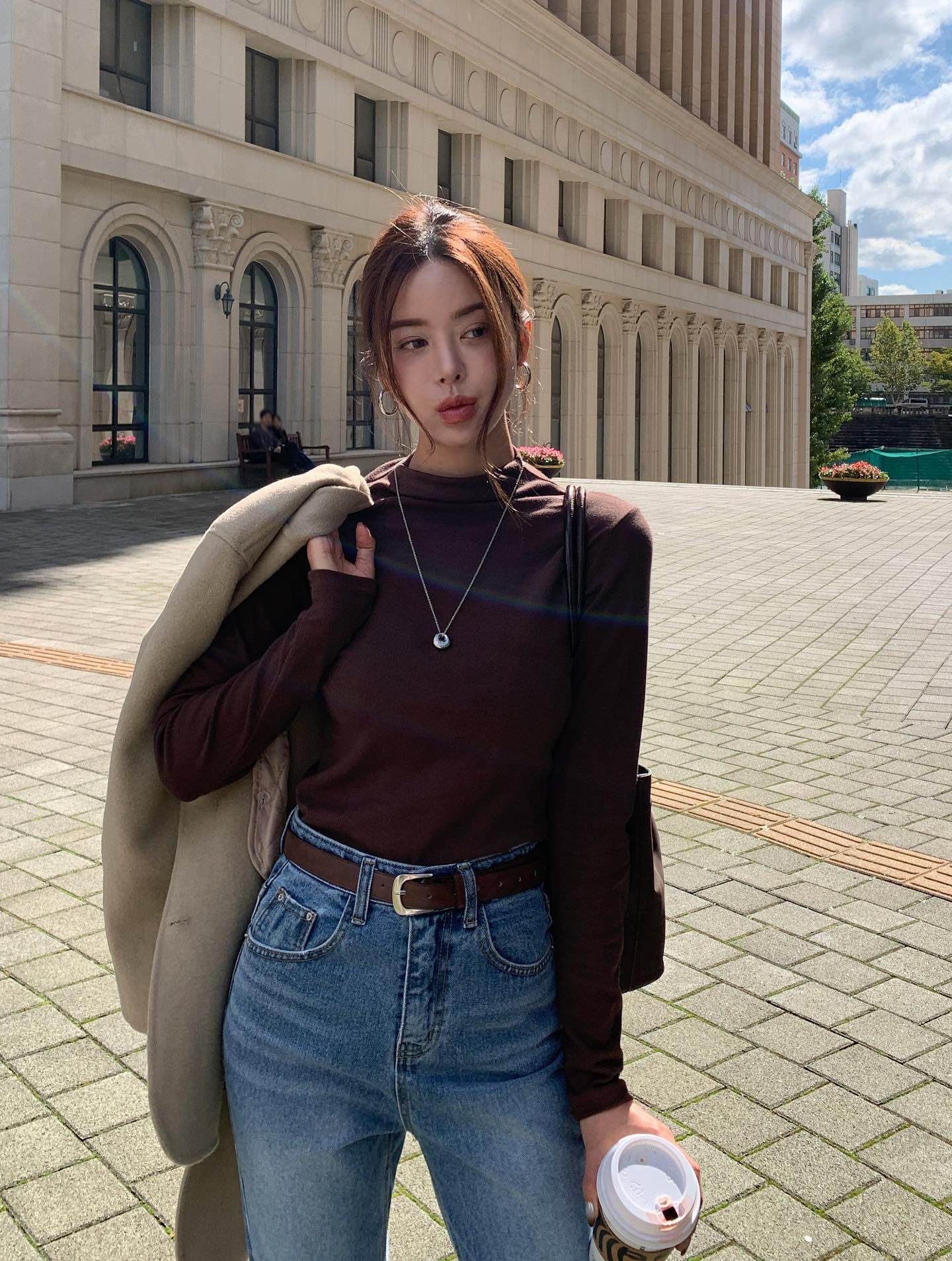 Dân công sở mùa lạnh đừng nghĩ nhiều: 5 món này "cân" tất cả, mặc lên auto sang - 6