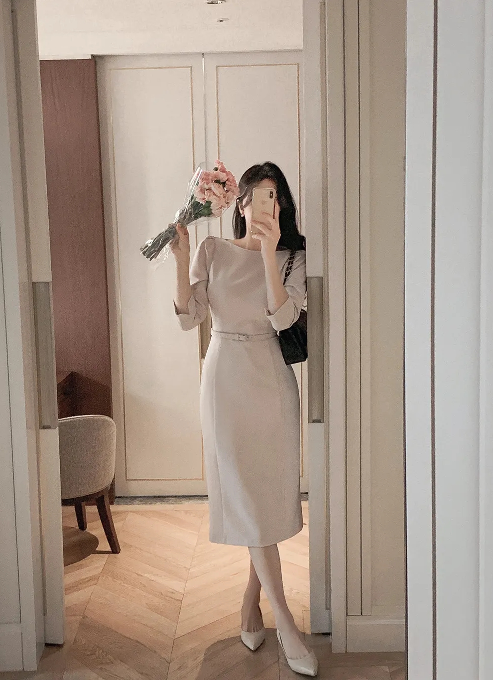 Muốn mặc đẹp mà không cần dáng chuẩn, cứ chọn 4 item ôm khéo này là chuẩn bài - 14