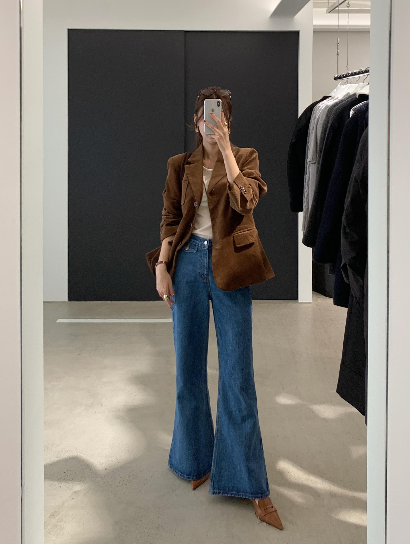 Blazer thường bị &#34;thất sủng&#34; vào mùa đông, ai ngờ mix với 4 món này lại &#34;cứu nguy&#34; cực đỉnh! - 7