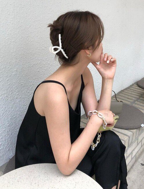 Nàng bánh bèo thích mặc váy vóc điệu đà, chăm &#34;kết thân&#34; với 5 kiểu tóc này: Vừa xinh xắn lại &#34;chanh sả&#34; như con nhà giàu - 8